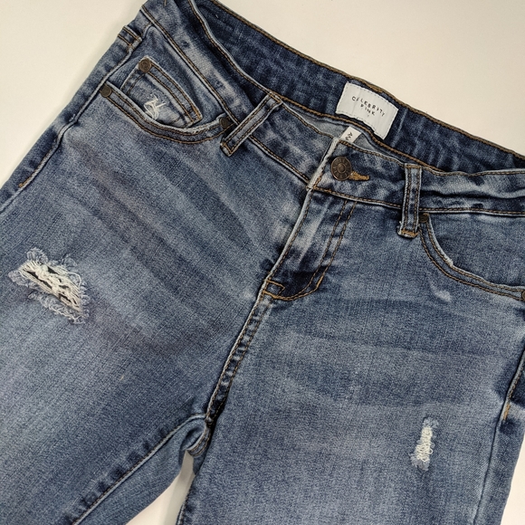 Celebrity Pink Floral Embroidered Boho Ankle Capri - Picture 5 of 10